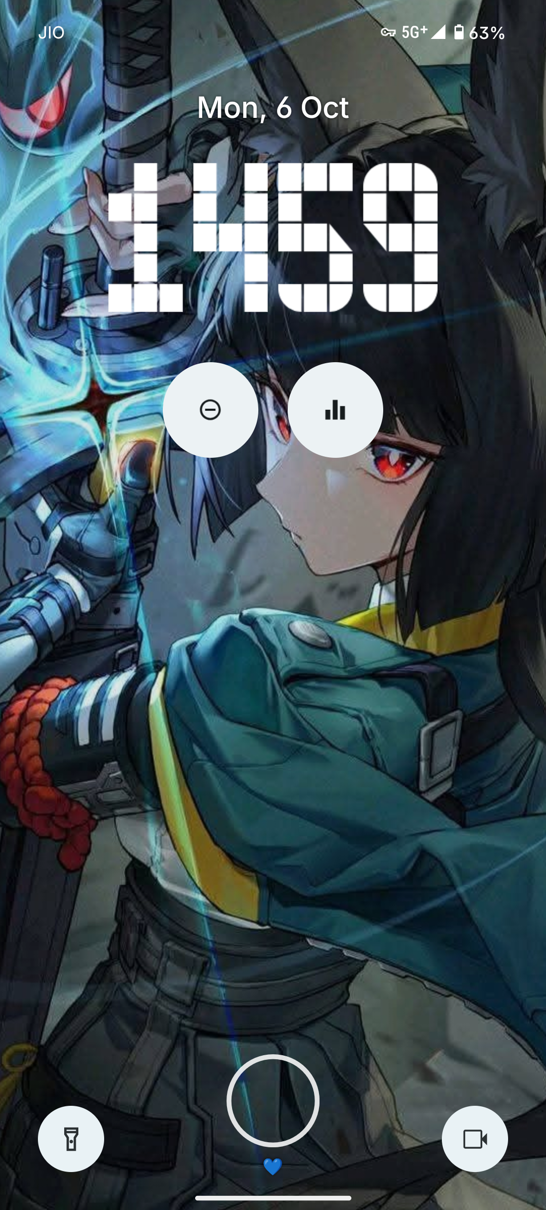 {Hoshimi Miyabi lockscreen with do not disturb and music visualiser buttons}