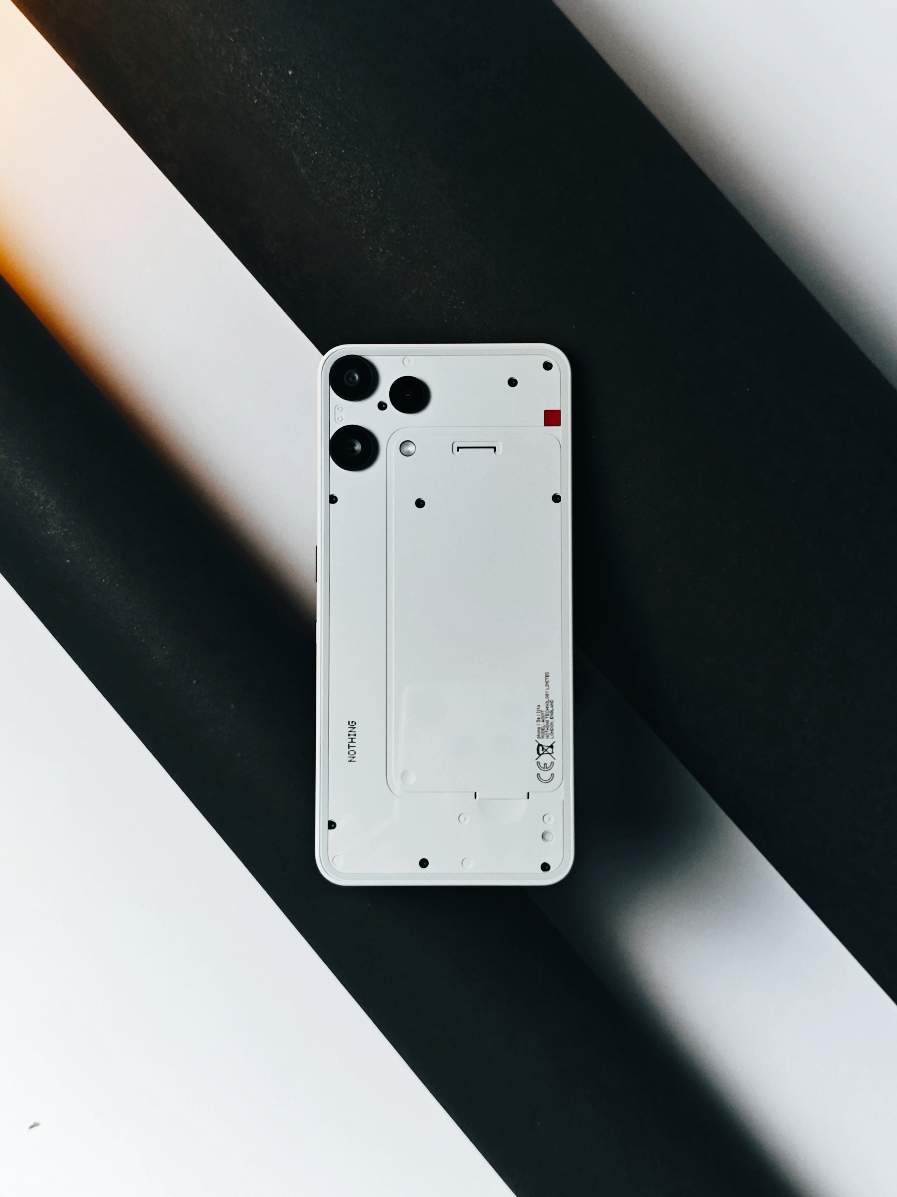 Hands-On With Nothing Phone 3a Lite: First Impressions &…